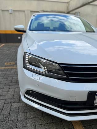 VOLKSWAGEN JETTA 2.0 TSI HIGHLINE 211CV GASOLINA 4P TIPTRONIC VOLKSWAGEN JETTA 2.0 TSI HIGHLINE 211CV GASOLINA 4P TIPTRONIC